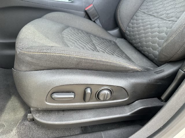 Used 2019 Chevrolet Equinox LT FWD image 22