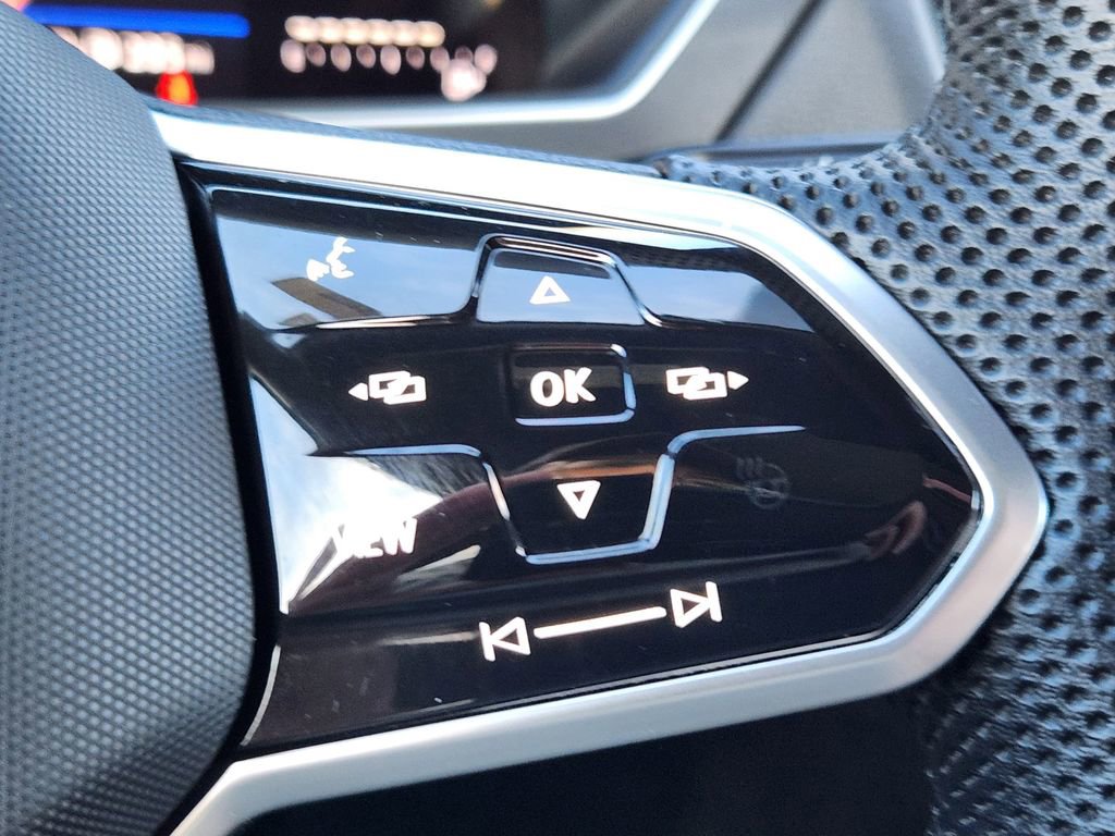 Certified 2024 Volkswagen Tiguan SE R-Line image 19