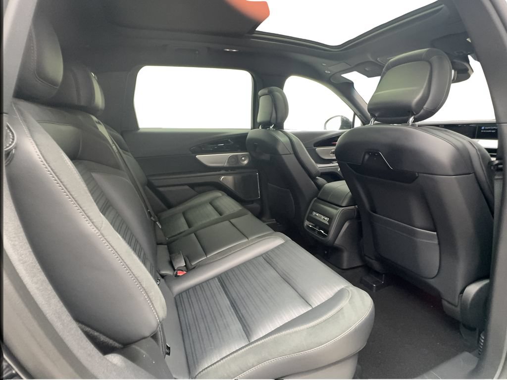 Used 2024 Lincoln Nautilus Reserve w/ Equipment Group 203A AWD/4WD image 25