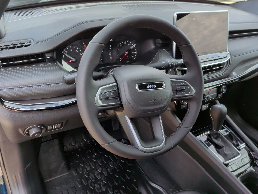 New 2026 Jeep Compass Altitude image 14