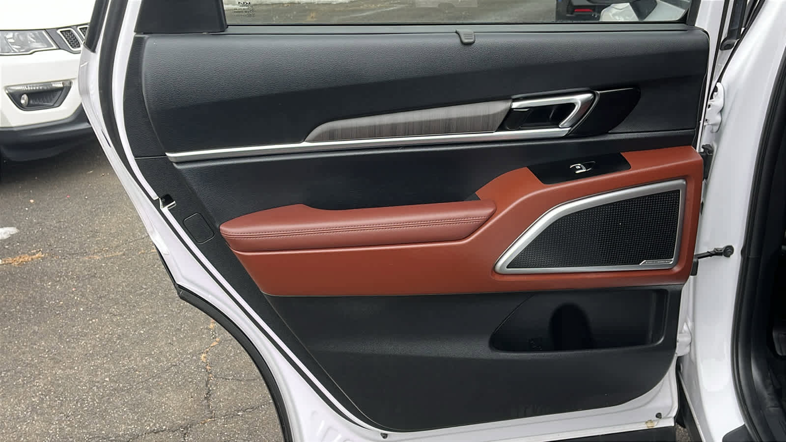 Used 2023 Kia Telluride EX image 26