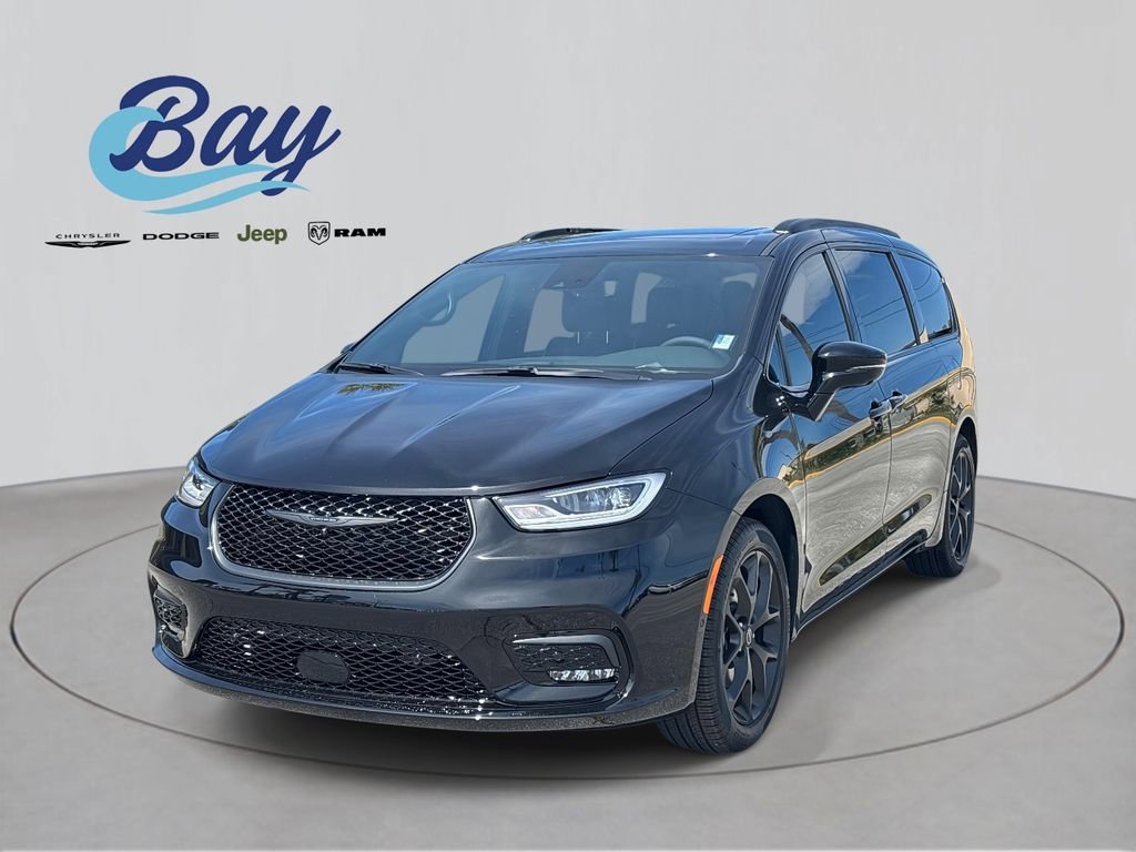 New 2026 Chrysler Pacifica Limited FWD image 1