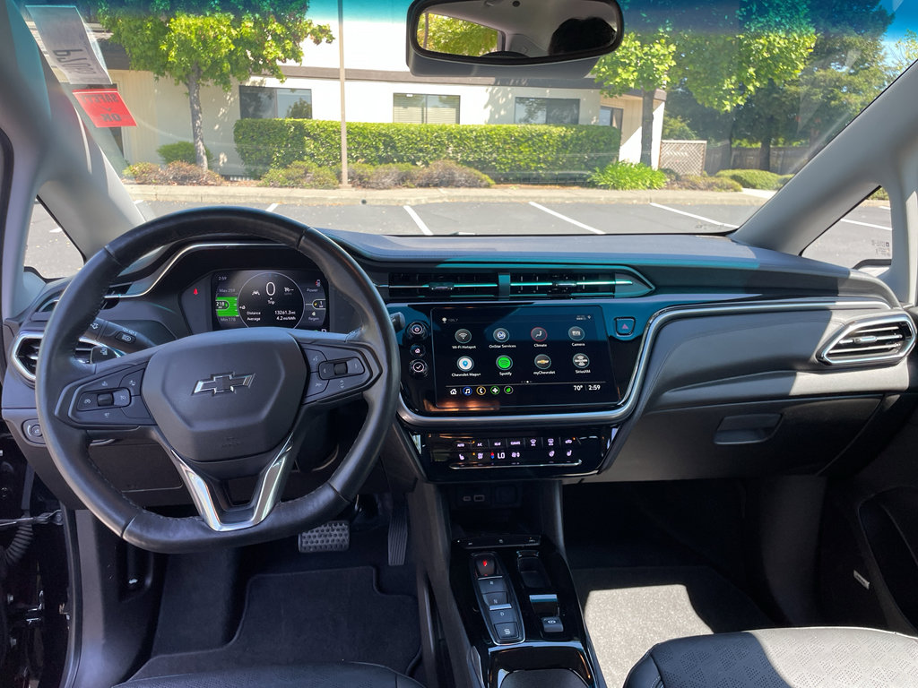 Used 2023 Chevrolet Bolt LT w/ Infotainment Package FWD image 43