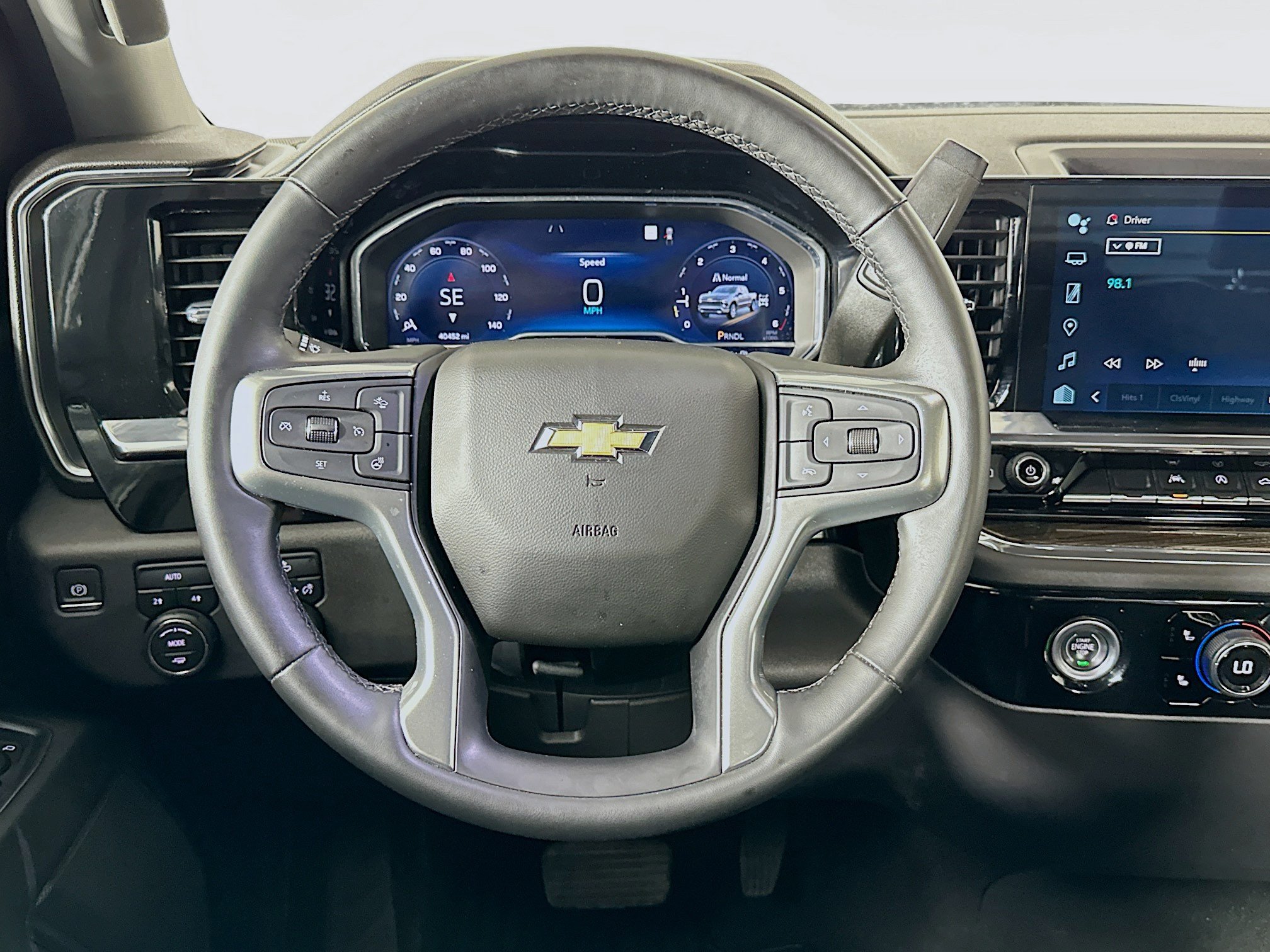 Used 2023 Chevrolet Silverado 1500 LT AWD/4WD image 17