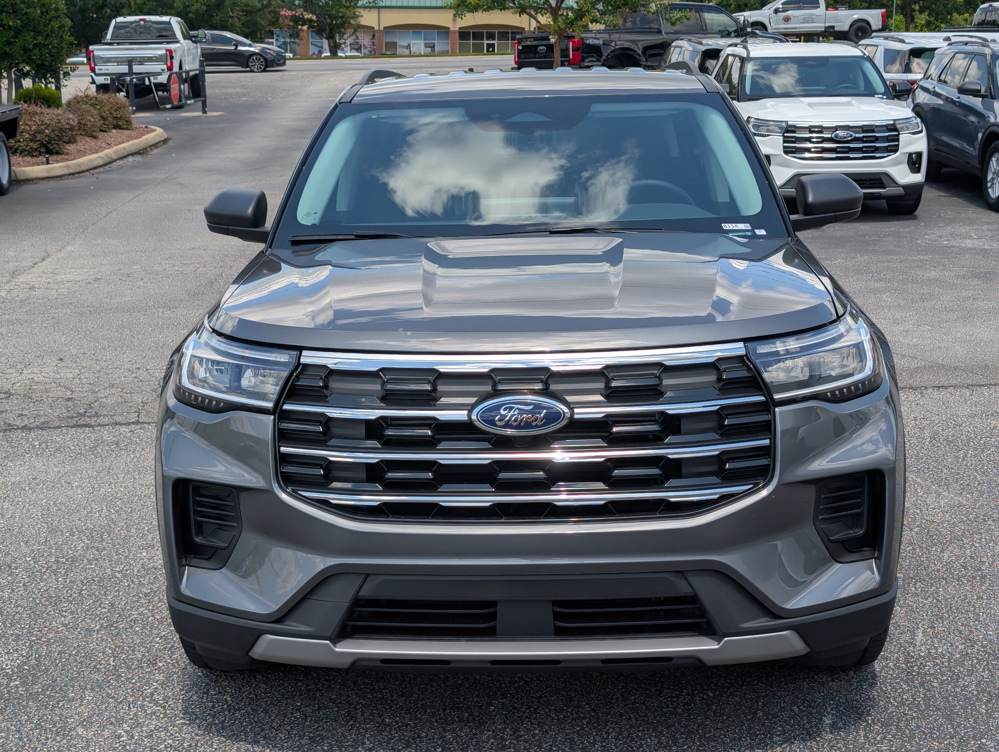 New 2026 Ford Explorer Active RWD image 3