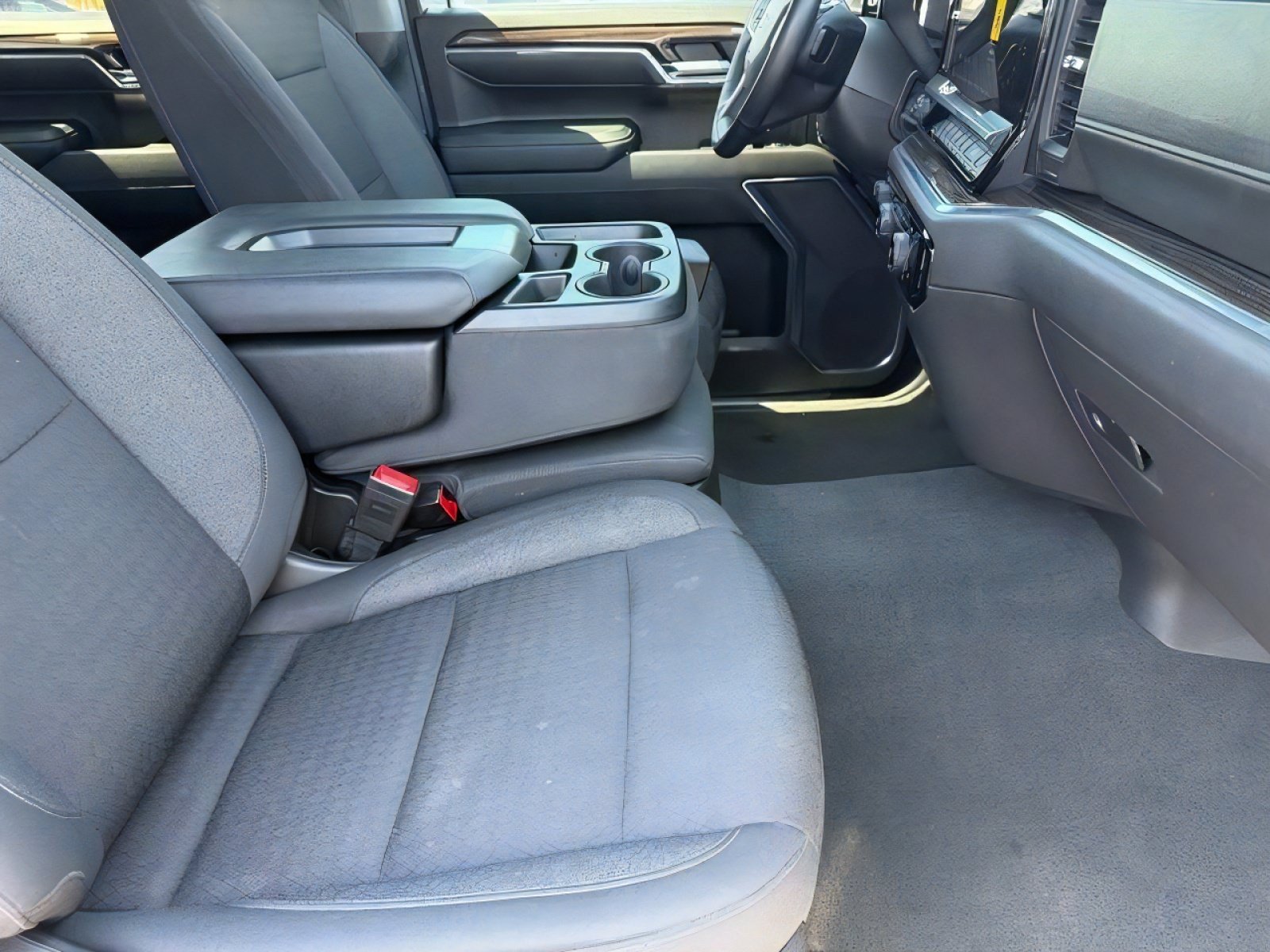 Used 2024 Chevrolet Silverado 1500 LT AWD/4WD image 11