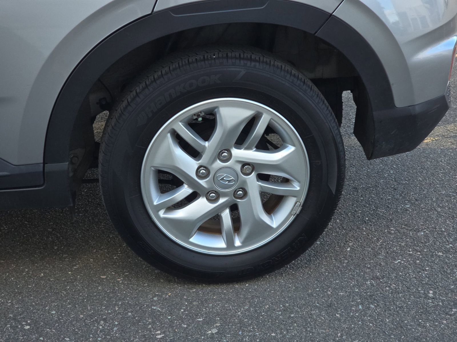 Used 2024 Hyundai Venue SE image 38