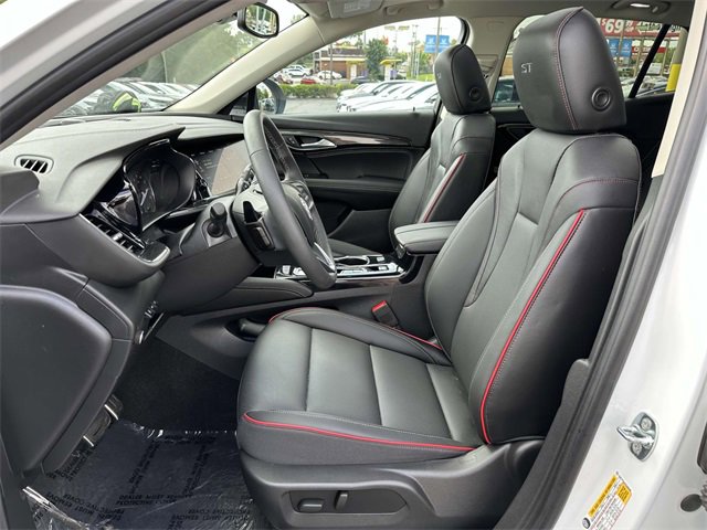 Used 2023 Buick Envision Essence w/ Technology Package I image 11