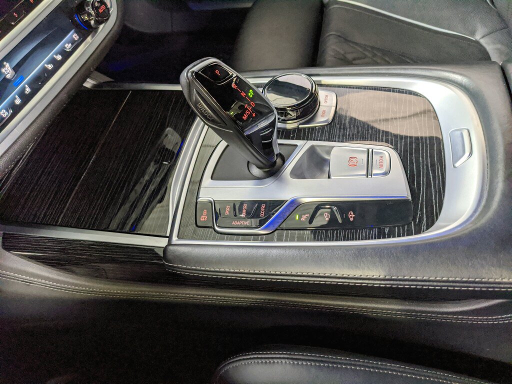 Used 2022 BMW 750i xDrive w/ Executive Package AWD/4WD image 25
