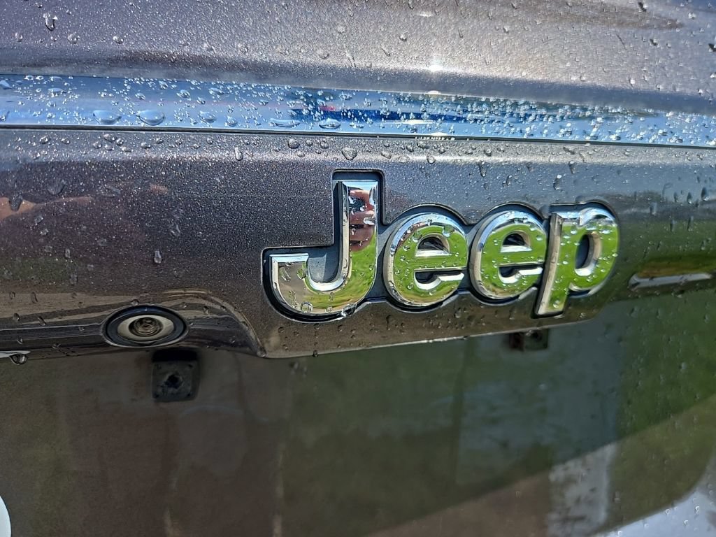 Used 2017 Jeep Patriot High Altitude AWD/4WD image 6