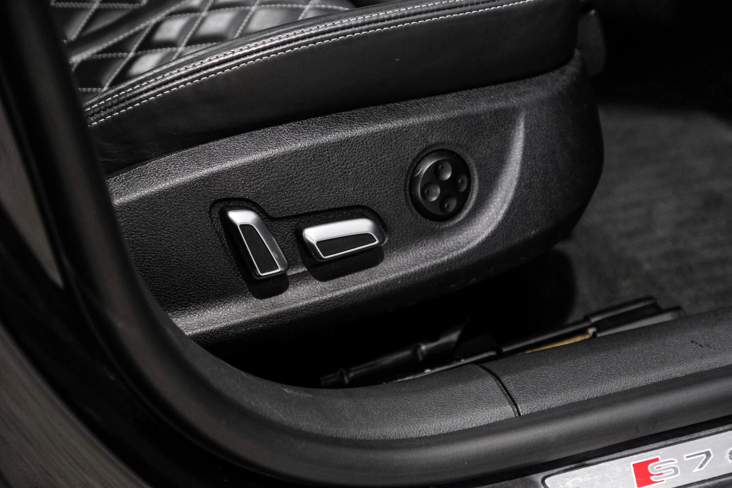 Used 2018 Audi S7 Prestige w/ S Sport Package image 37