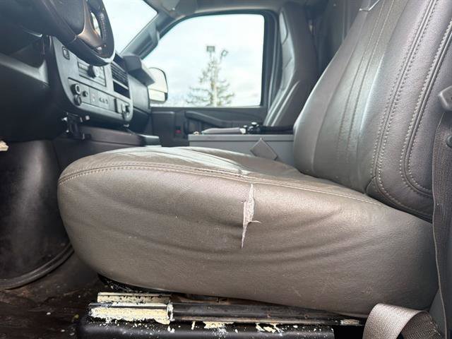 Used 2017 Chevrolet Express 3500 Extended image 35