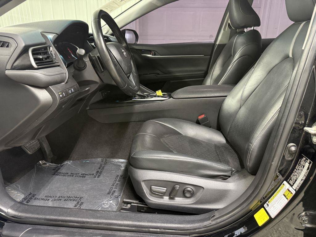 Used 2019 Toyota Camry XSE FWD image 10