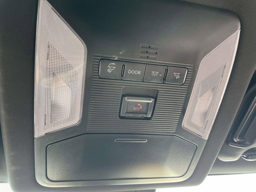 Used 2022 Toyota RAV4 SE image 21