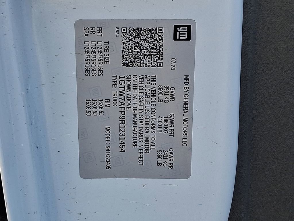 Used 2024 GMC Savana 2500 w/ Driver Convenience Package image 27