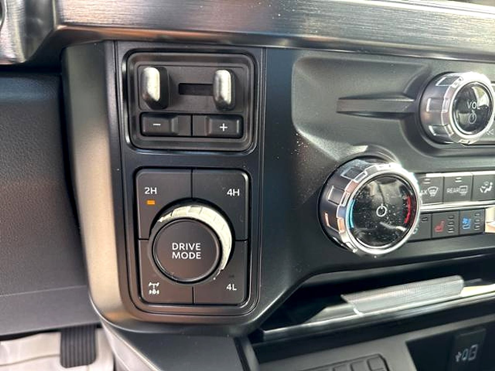New 2025 Ford F250 Lariat w/ Chrome Package AWD/4WD image 23