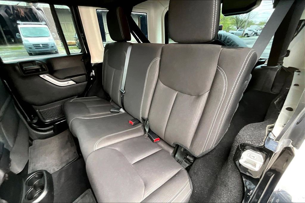 Used 2015 Jeep Wrangler Unlimited Sahara AWD/4WD image 23