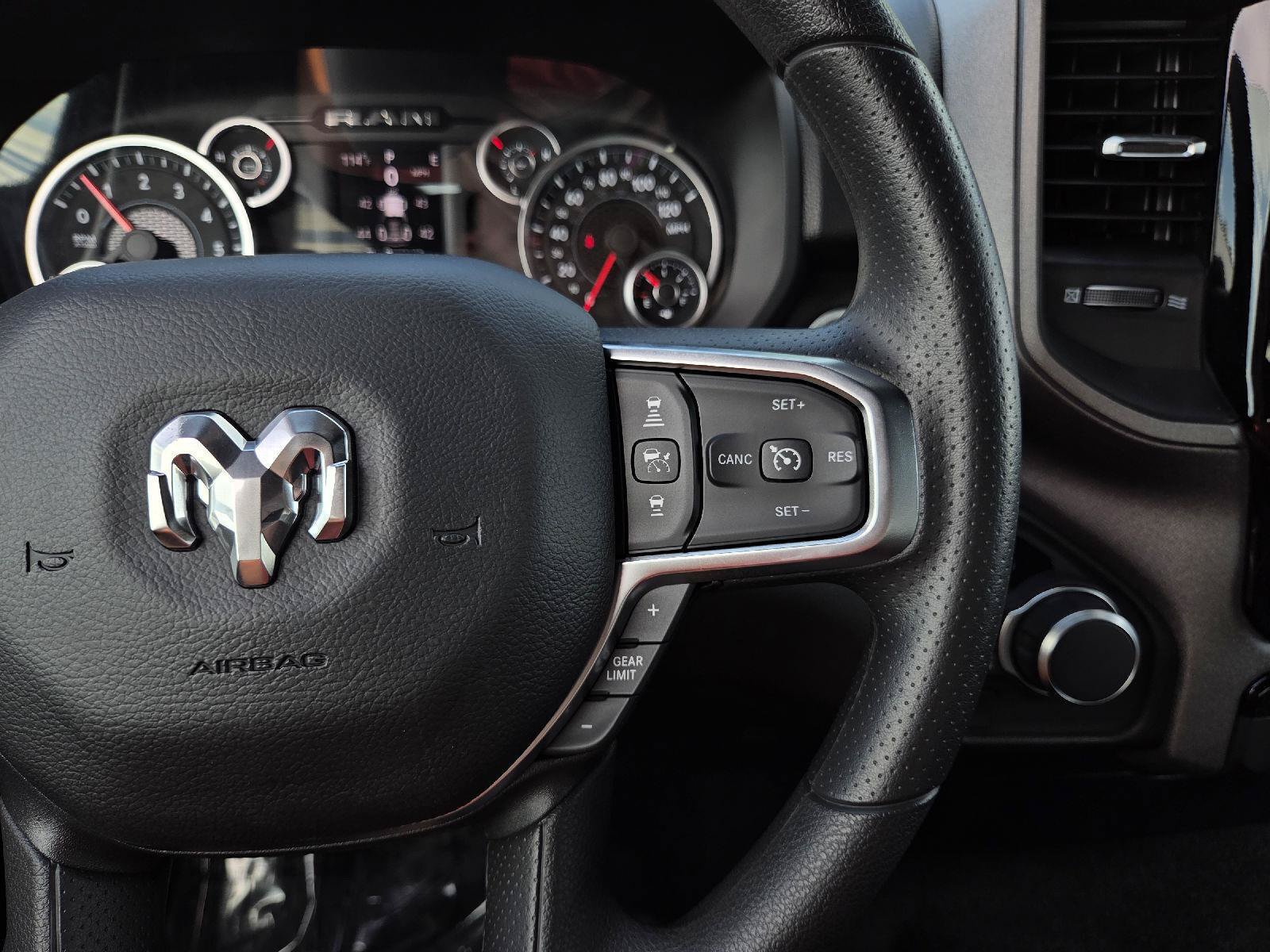 New 2026 RAM 1500 Express AWD/4WD image 18