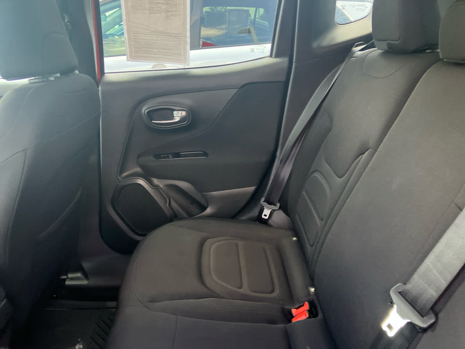 Used 2021 Jeep Renegade Latitude FWD image 30