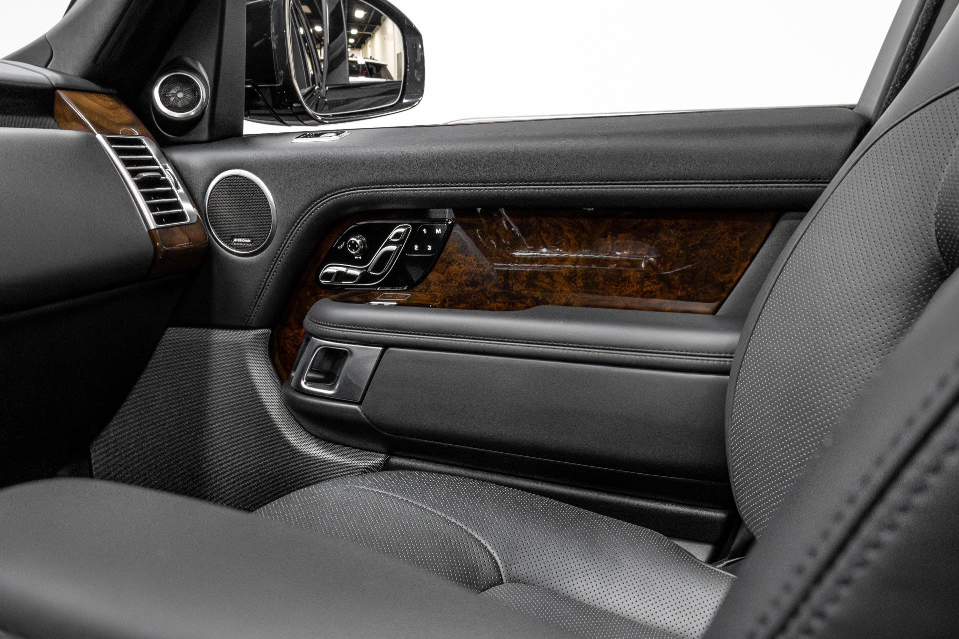 Used 2021 Land Rover Range Rover Westminster Edition image 13