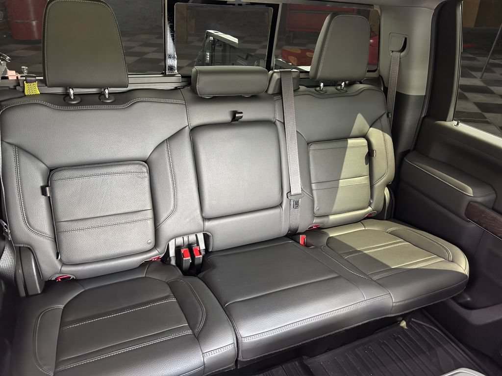 Used 2022 GMC Sierra 3500 Denali w/ Denali Ultimate Package AWD/4WD image 18
