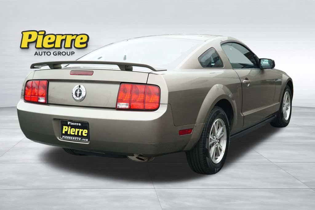 Used 2005 Ford Mustang Premium RWD image 7