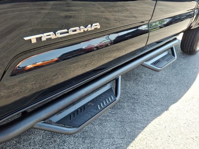 Used 2020 Toyota Tacoma SR5 AWD/4WD image 9