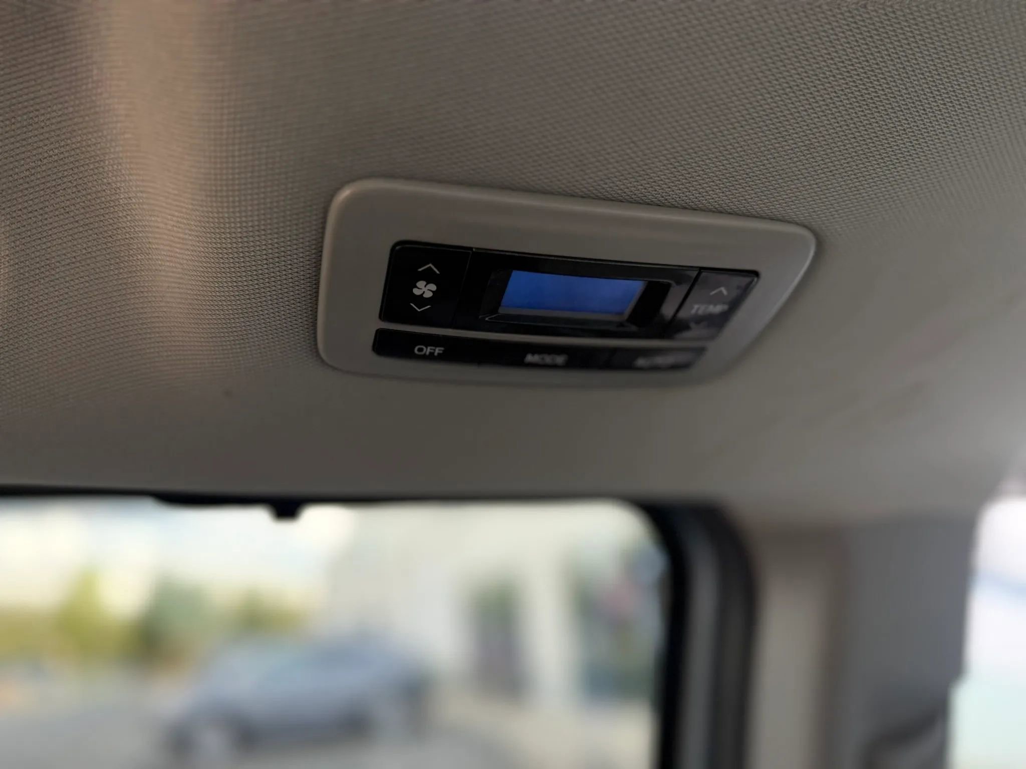 Used 2015 Toyota Sienna XLE image 33