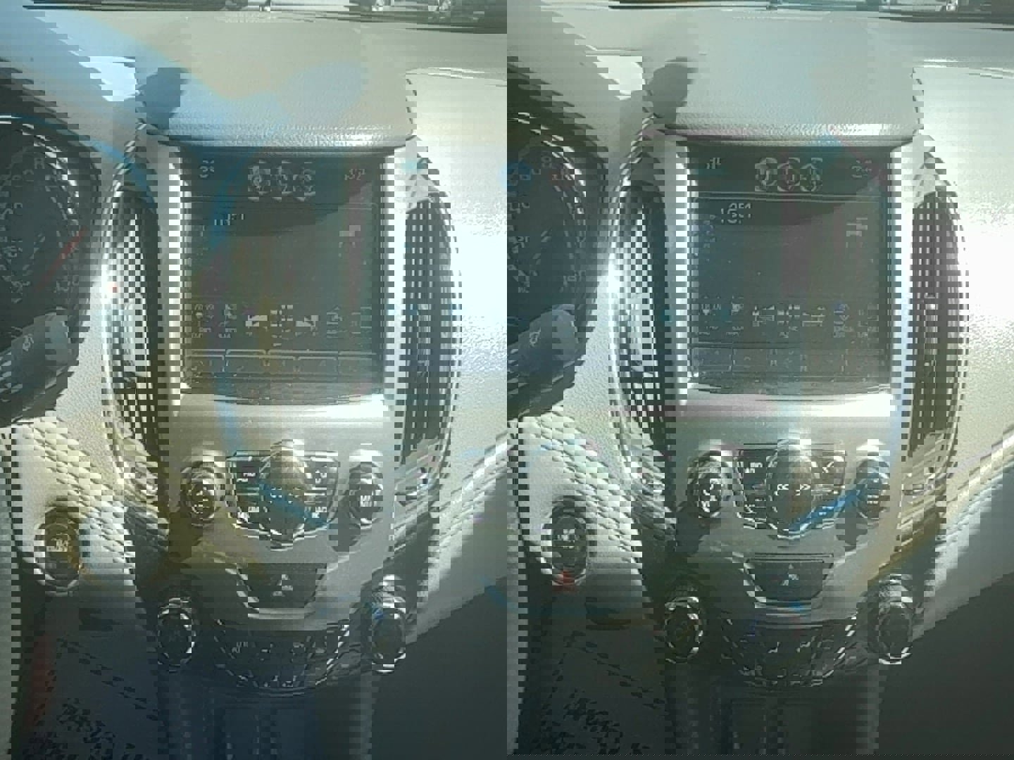 Used 2017 Chevrolet Cruze Premier FWD image 21