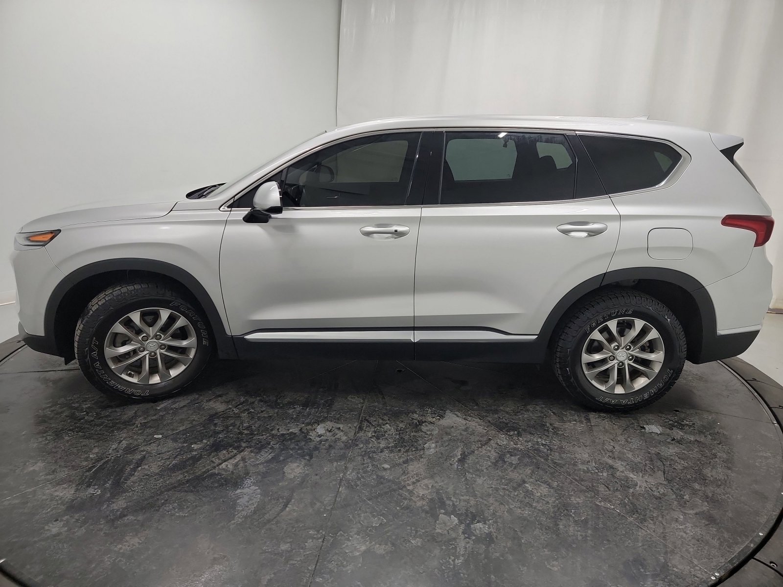 Used 2019 Hyundai Santa Fe SEL image 4