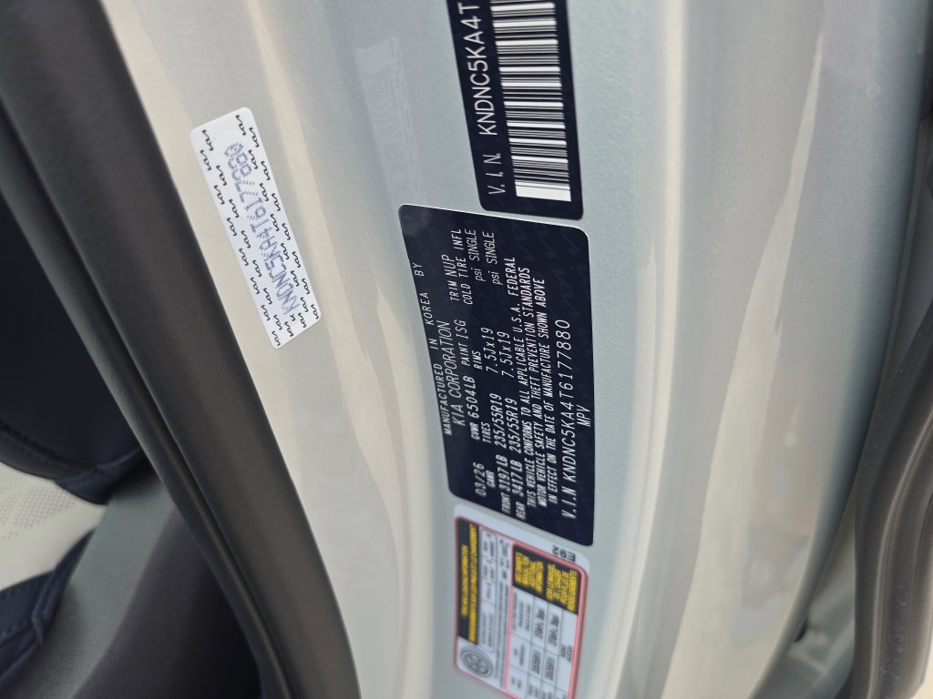New 2026 Kia Carnival EX FWD image 35