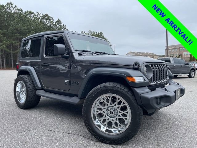 Used 2025 Jeep Wrangler Sport image 1