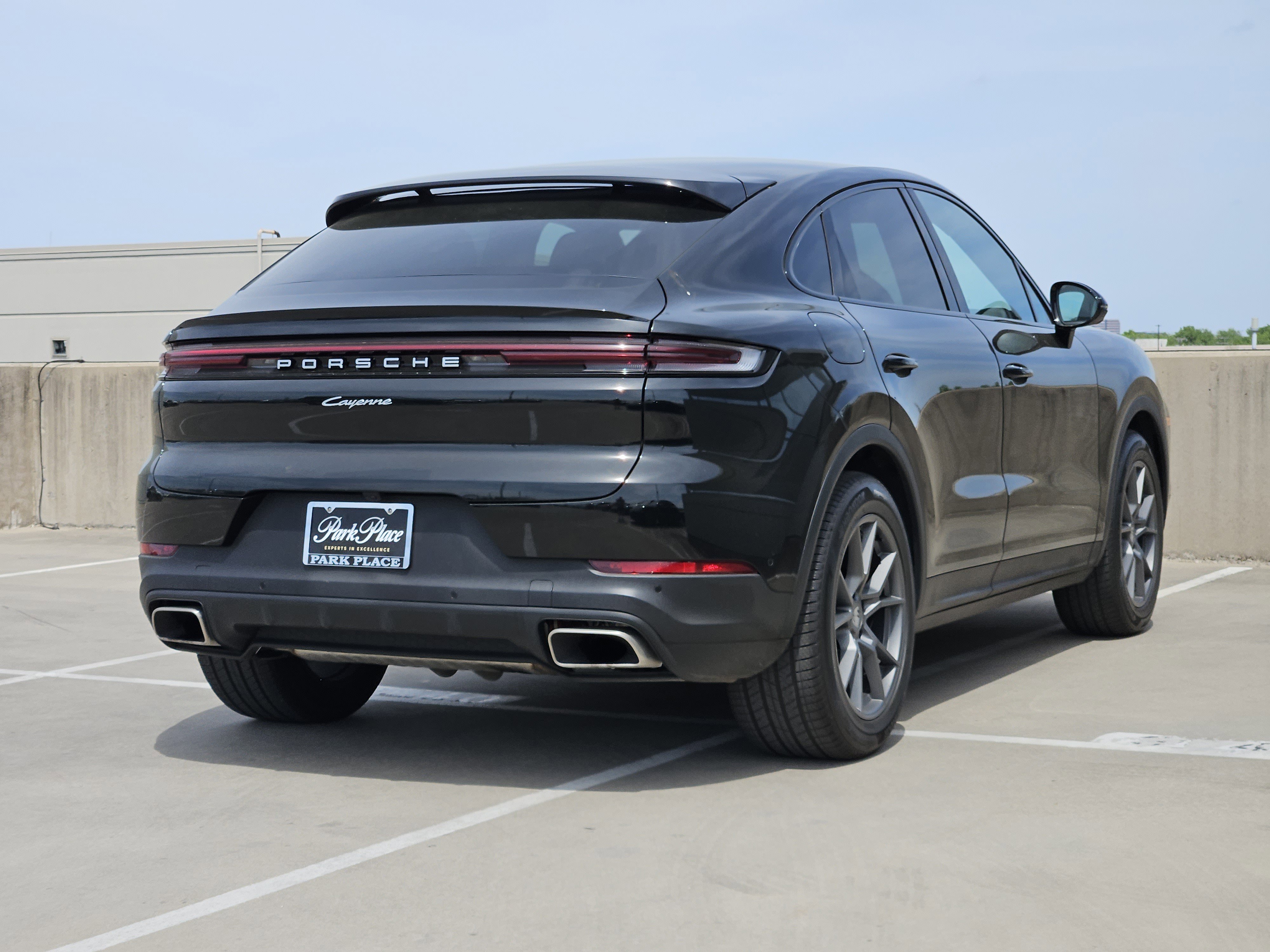 Certified 2025 Porsche Cayenne Coupe image 8