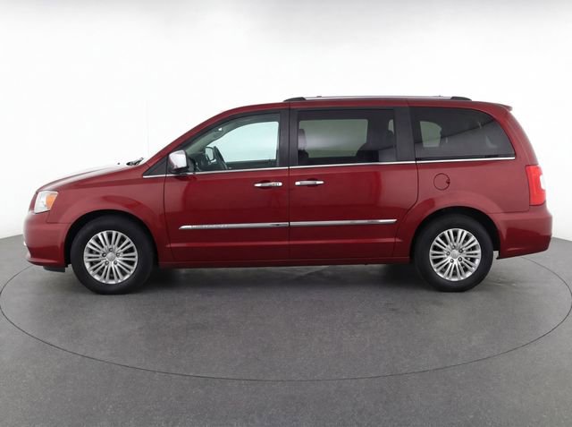 Used 2014 Chrysler Town & Country Limited w/ Luxury Group FWD image 6