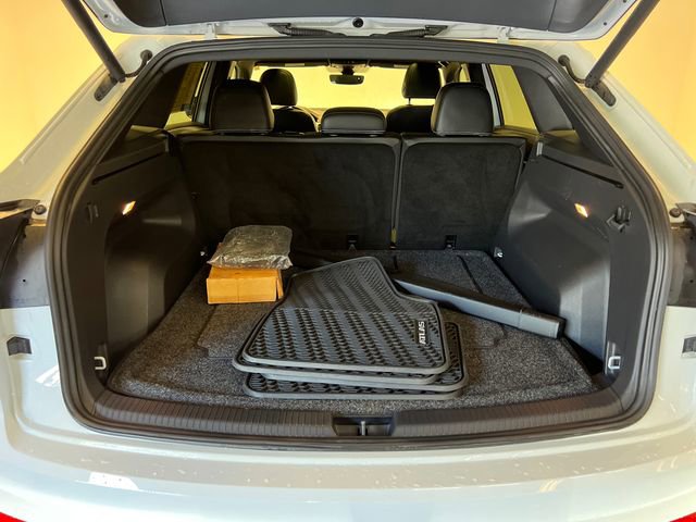 Used 2021 Volkswagen Atlas Cross Sport SEL FWD image 5