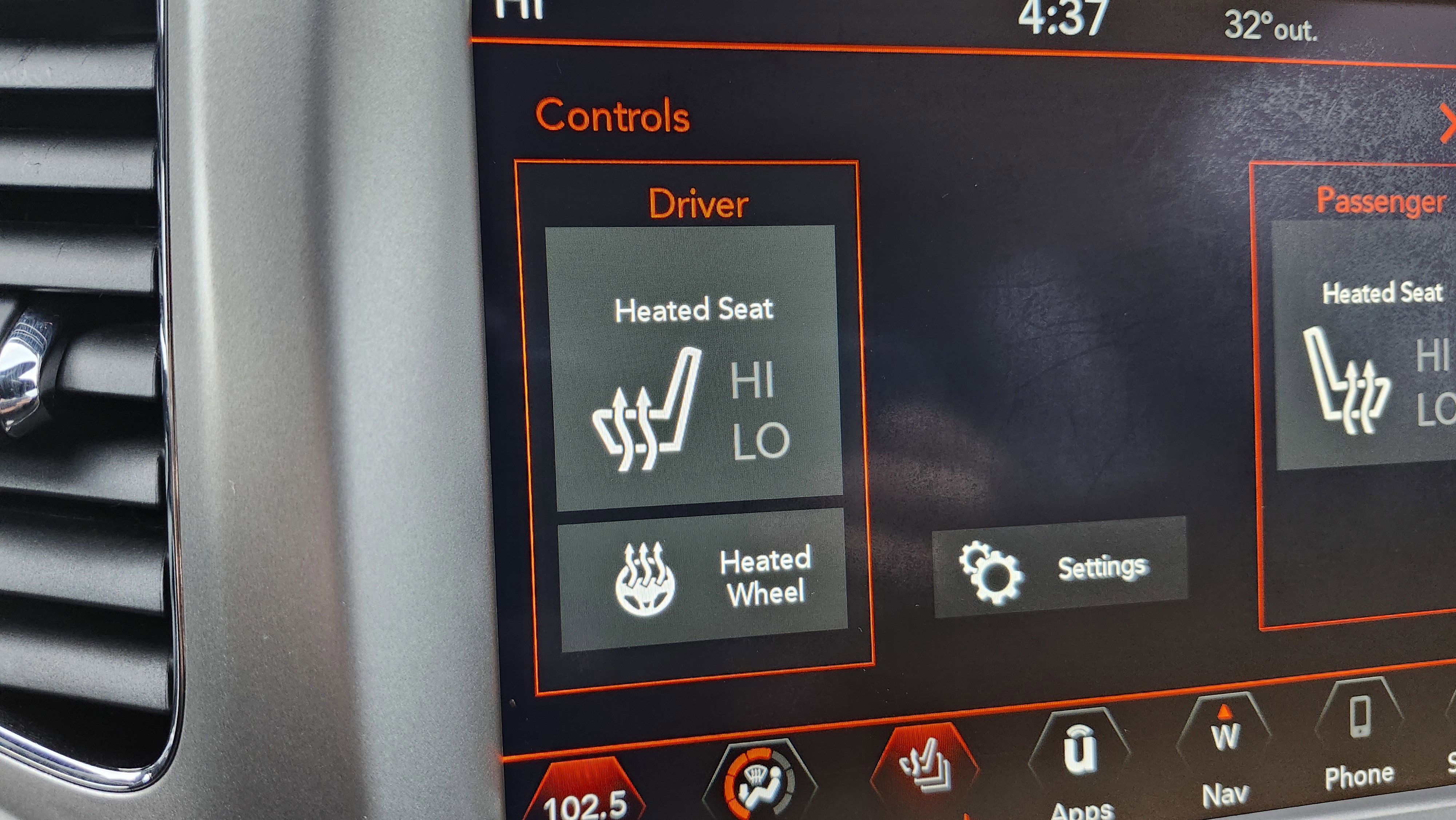 Used 2021 Jeep Compass Latitude w/ Driver Assistance Group image 8