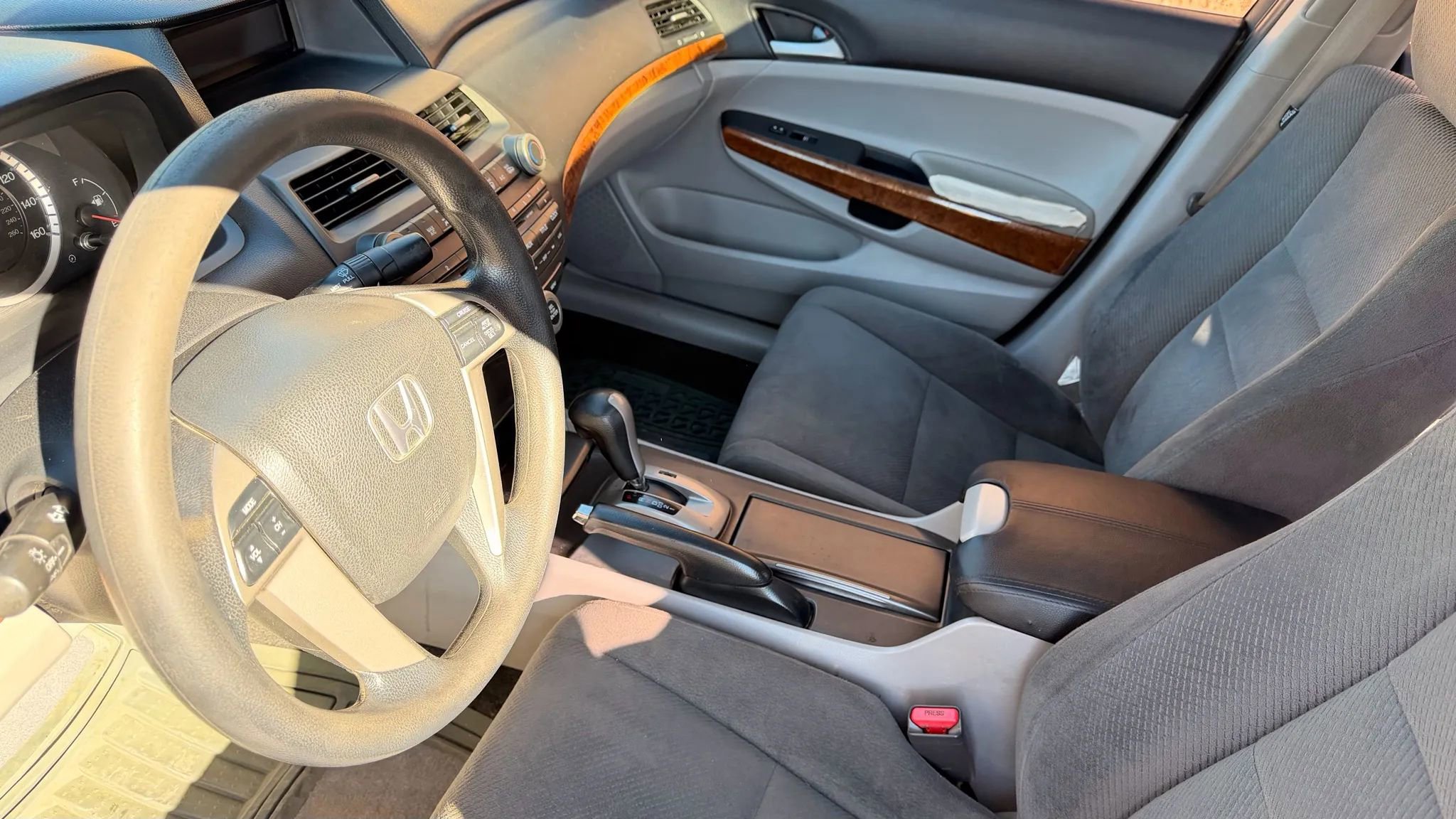 Used 2011 Honda Accord EX image 17