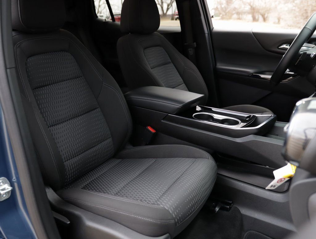 Used 2025 Chevrolet Equinox LT FWD image 28