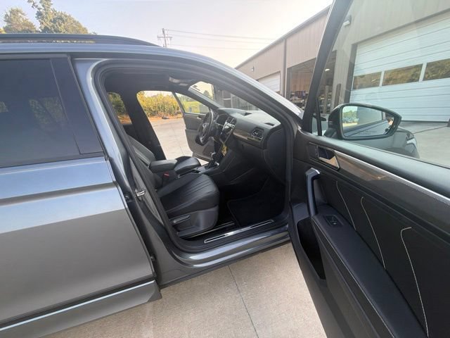 Used 2023 Volkswagen Tiguan SE R-Line FWD image 26