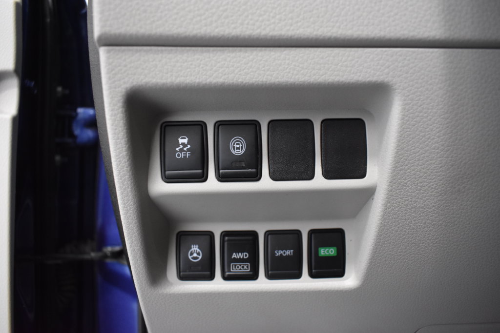 Used 2021 Nissan Rogue Sport SV AWD/4WD image 18