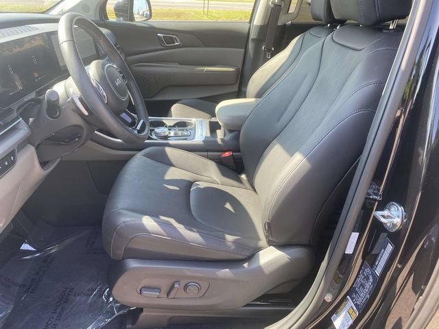 New 2026 Kia Carnival EX FWD image 12