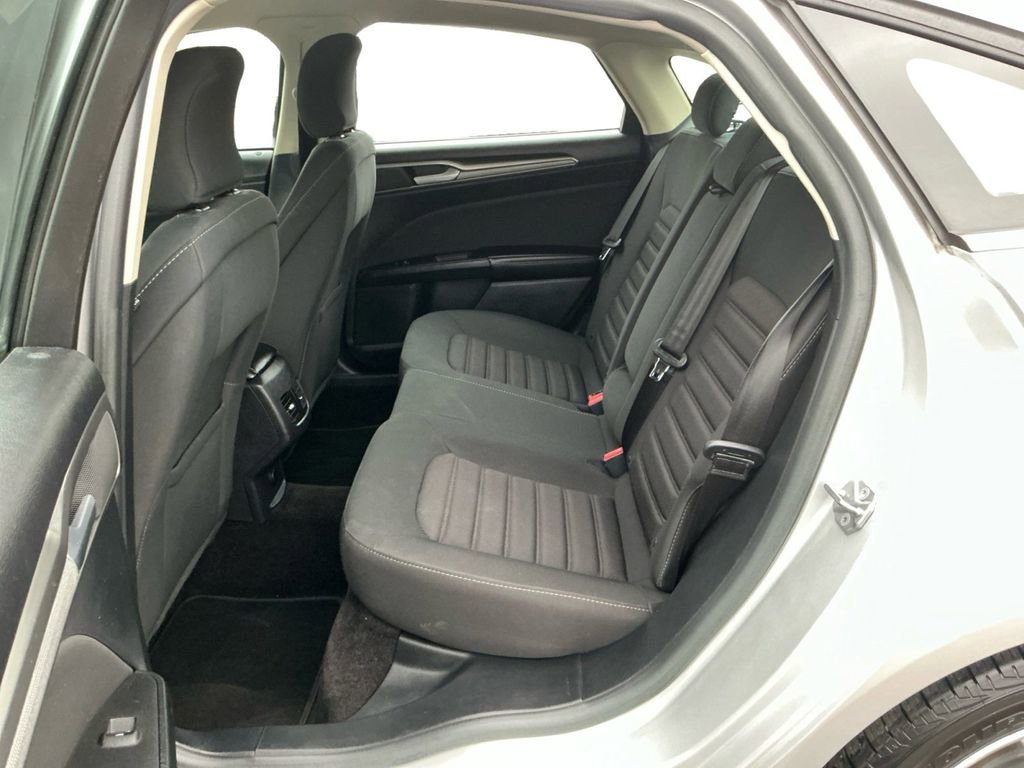 Used 2018 Ford Fusion SE w/ Fusion SE Technology Package image 21