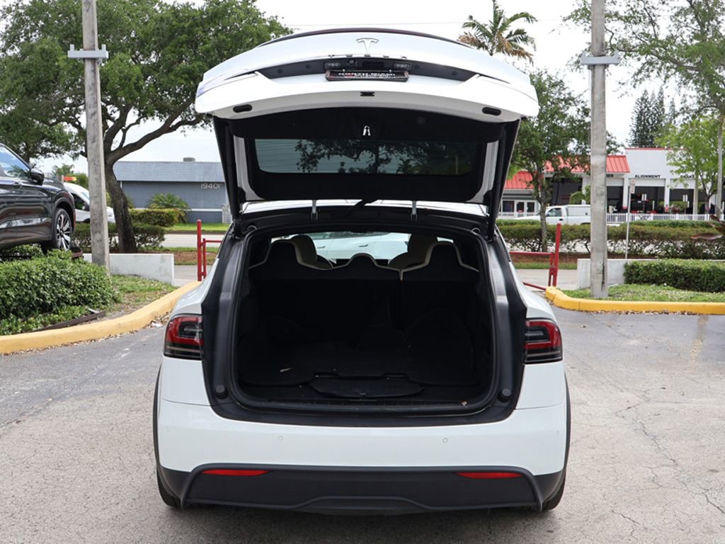 Used 2023 Tesla Model X AWD/4WD image 18