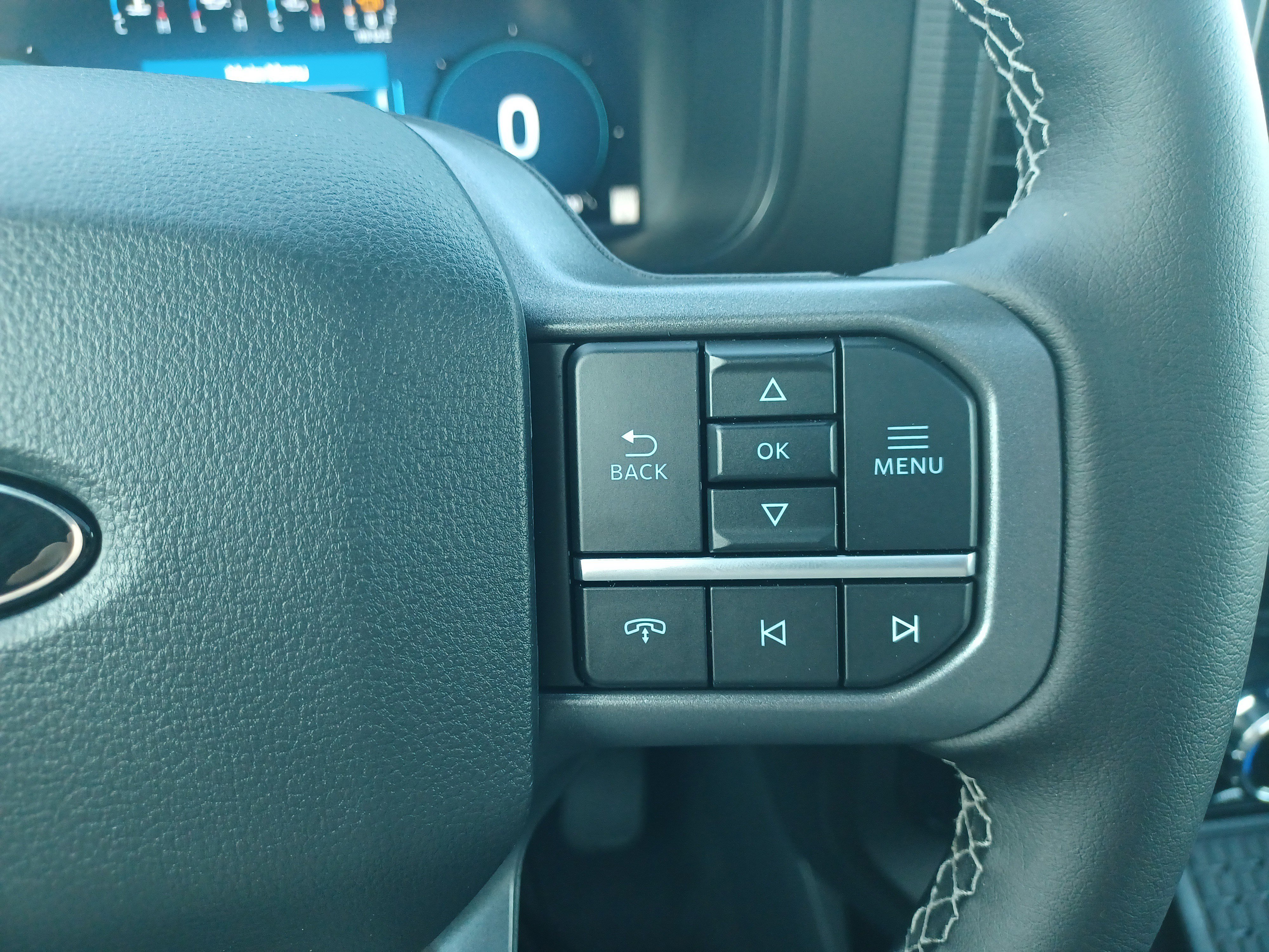 New 2025 Ford F150 Lariat w/ Equipment Group 502A High image 28