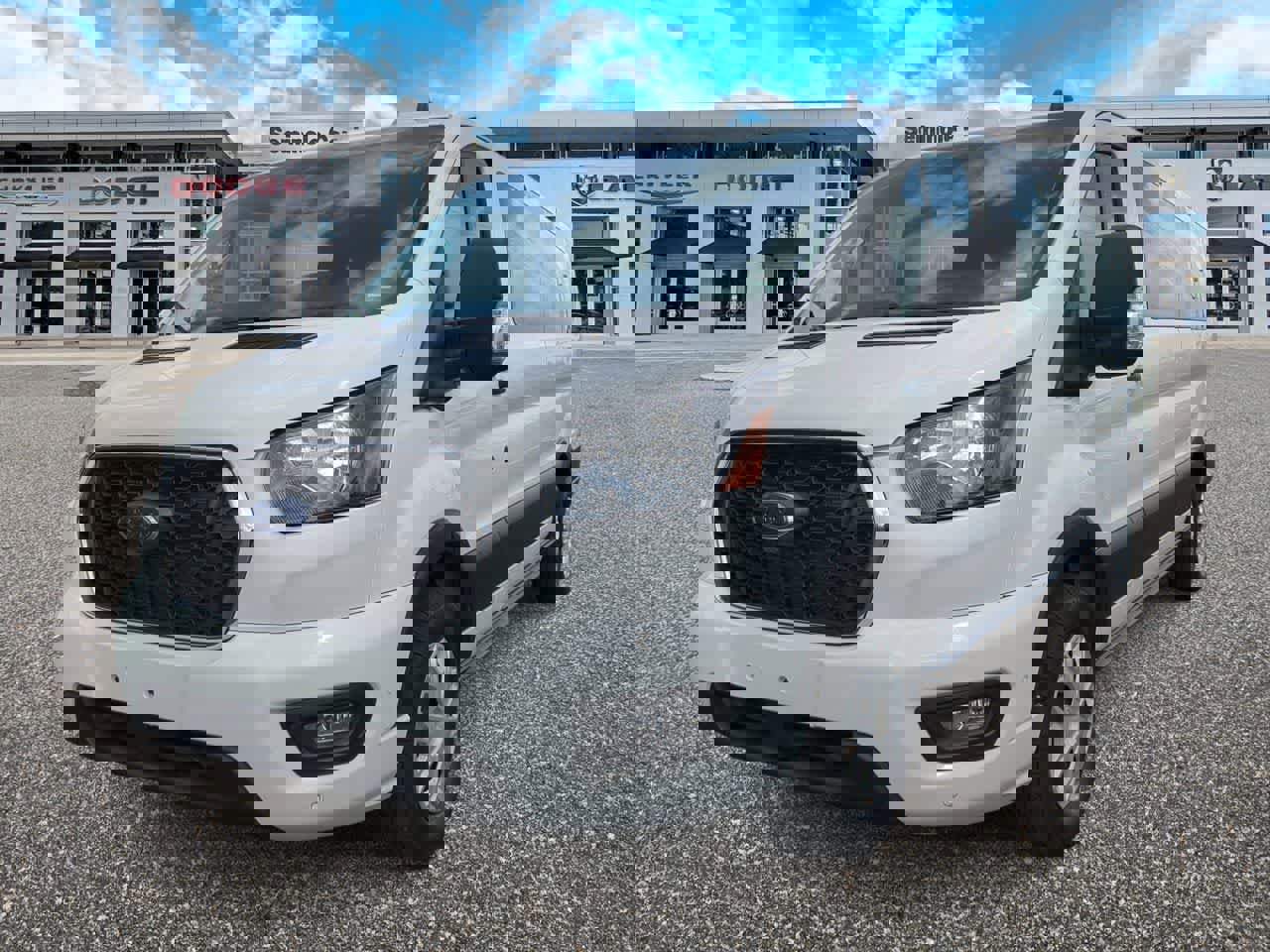 Used 2023 Ford Transit 350 XLT image 4