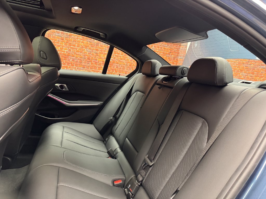 Certified 2025 BMW 330i xDrive Sedan AWD/4WD image 27