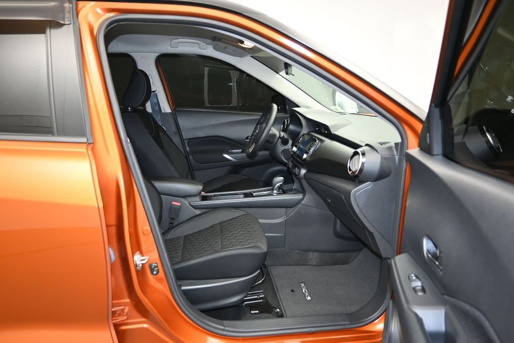 Used 2022 Nissan Kicks SV FWD image 25
