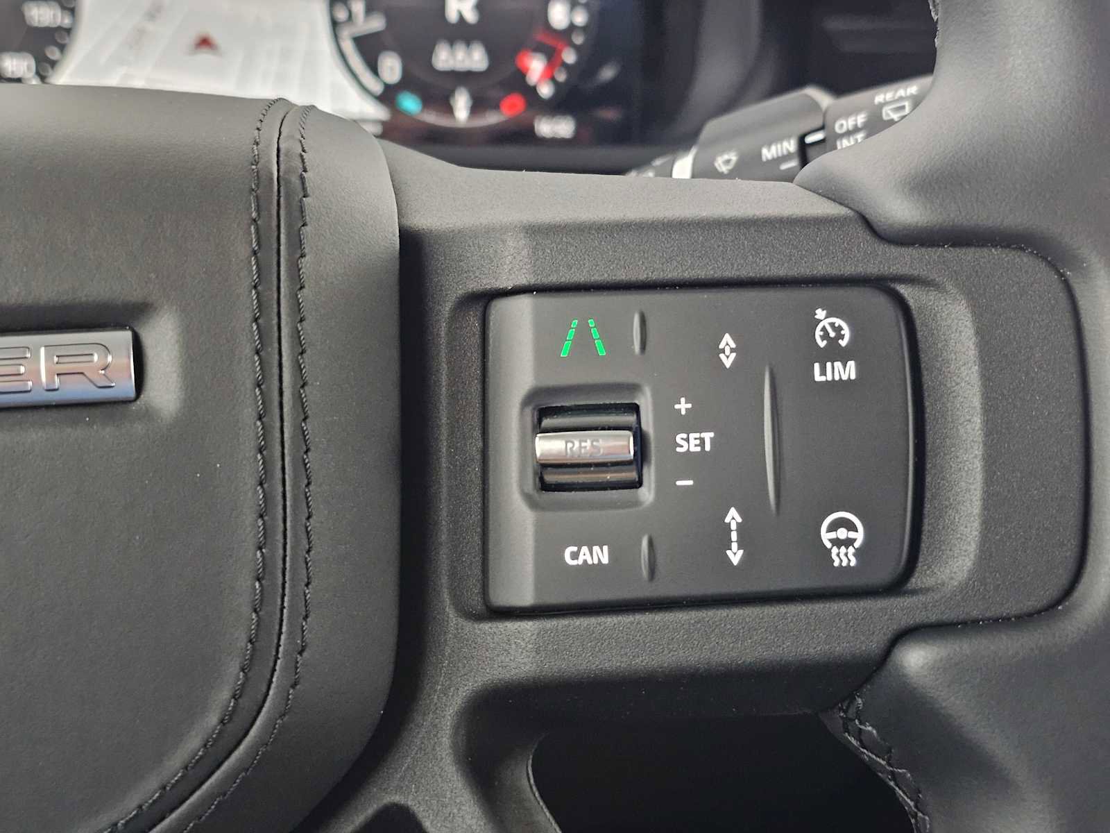 New 2025 Land Rover Defender 110 X image 28