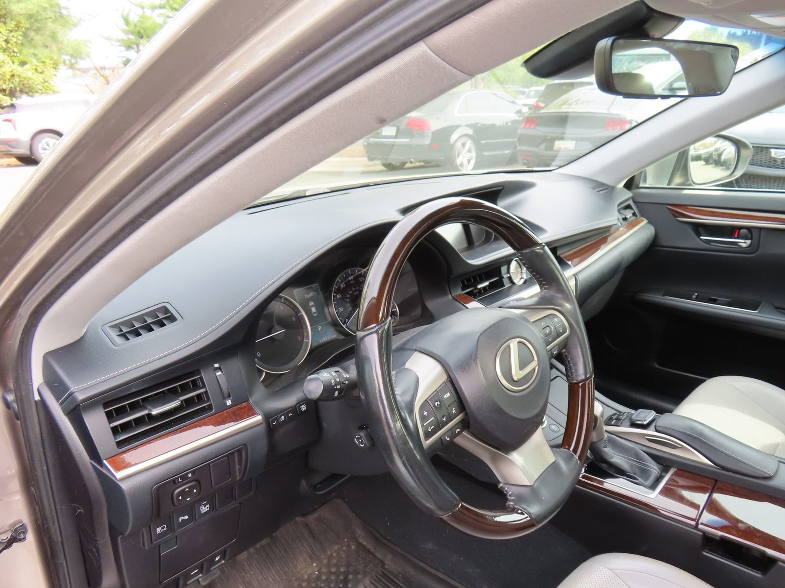 Used 2017 Lexus ES 350 w/ Luxury Package image 15