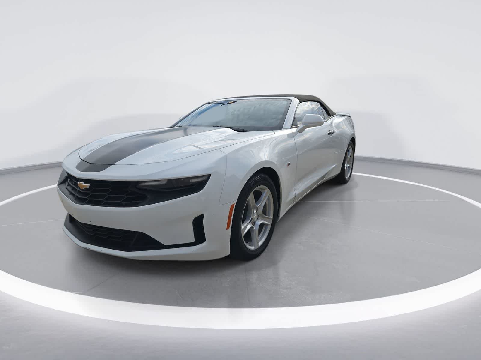 Used 2023 Chevrolet Camaro LT RWD image 4